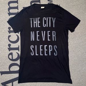 Black “The City Never Sleeps” Abercrombie short sleeve tee